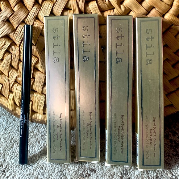 New stila 4 stay all day artistix micro liner 0.07grms